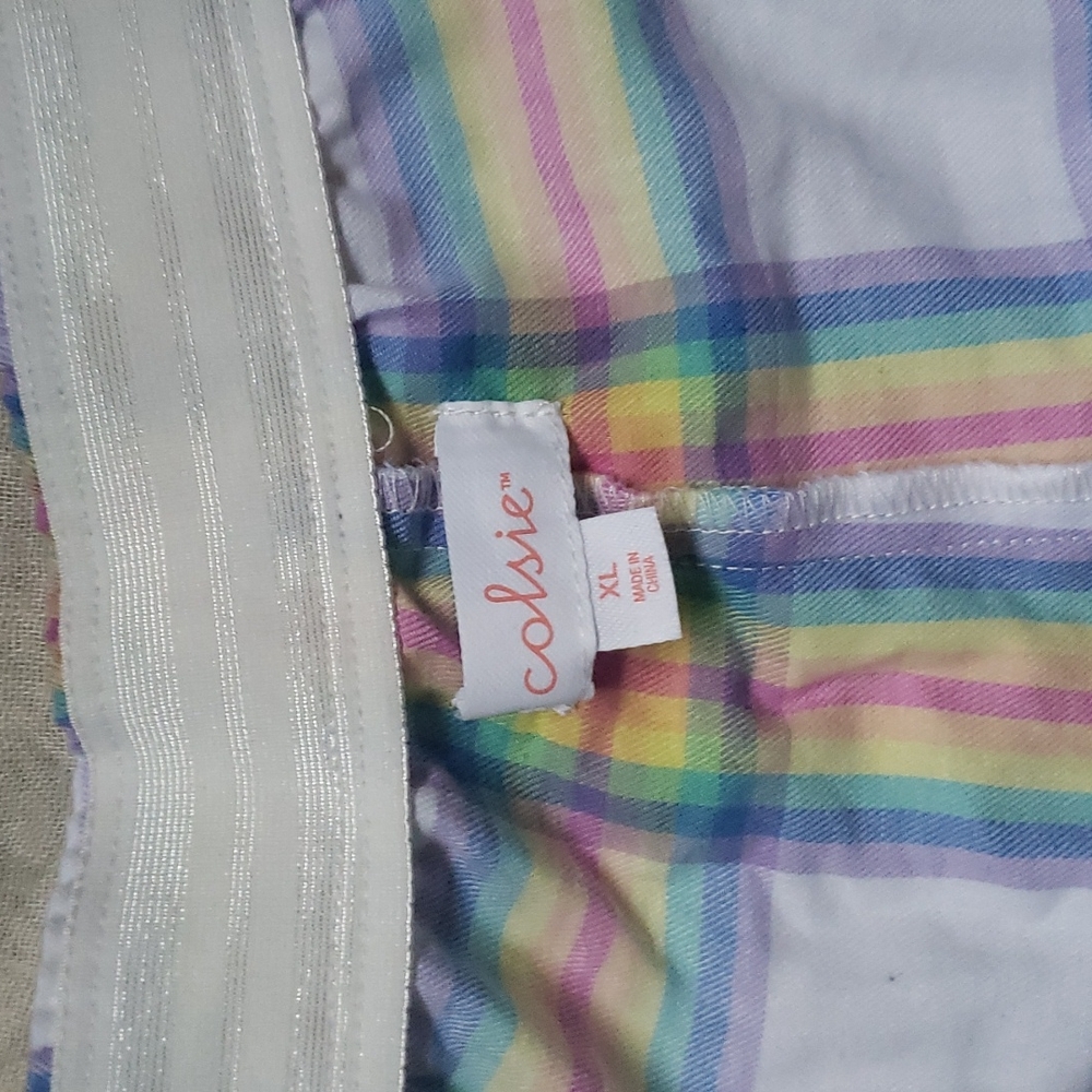 Retro Shorts - Picture 2 of 3